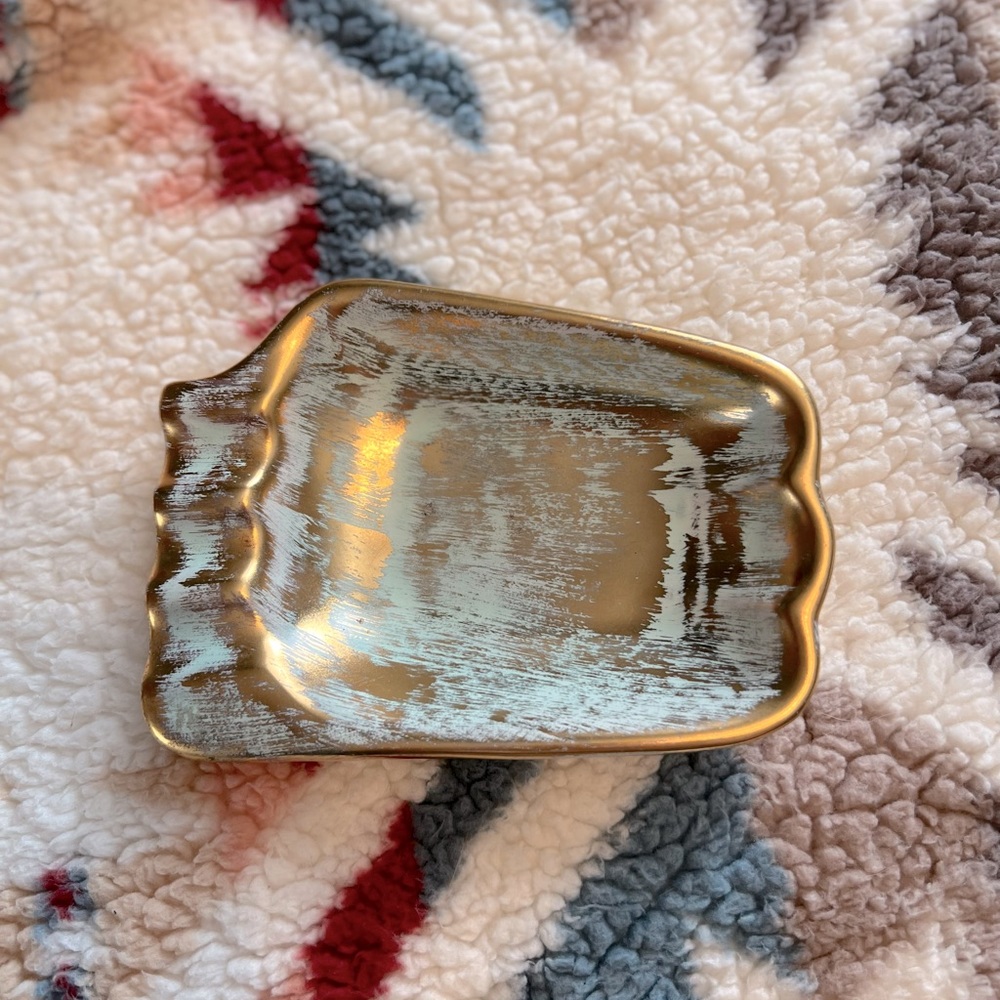 Upcycled jewelry tray